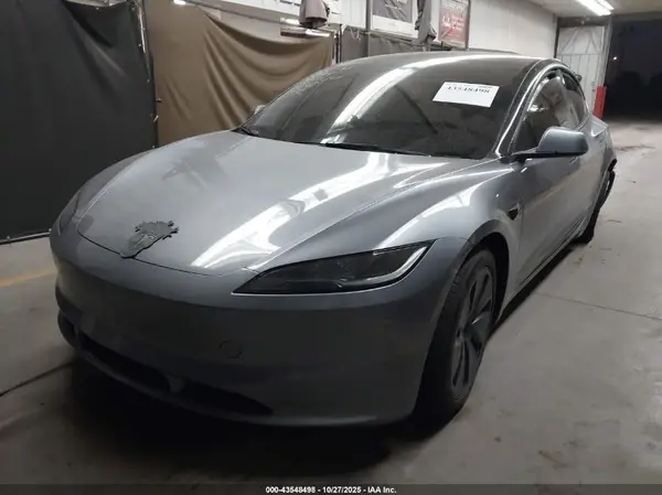 5YJ3E1EB3SF969391 2025 TESLA MODEL 3 - Image 2