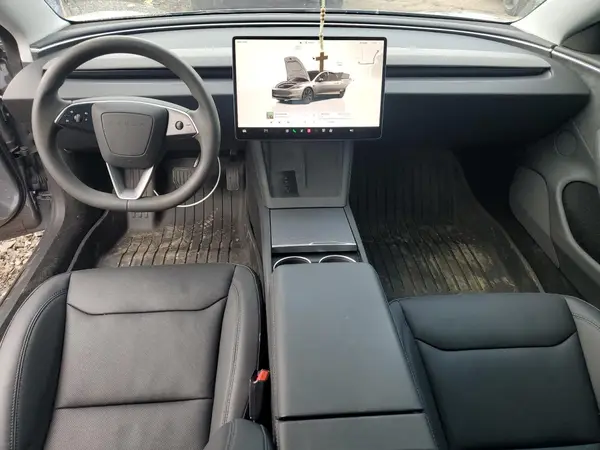 5YJ3E1EB3SF972758 2025 TESLA MODEL 3 - Image 8