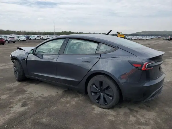 5YJ3E1EB3SF975742 2025 TESLA MODEL 3 - Image 2