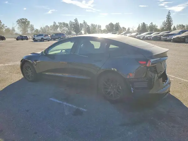 5YJ3E1EB3SF985901 2025 TESLA MODEL 3 - Image 2