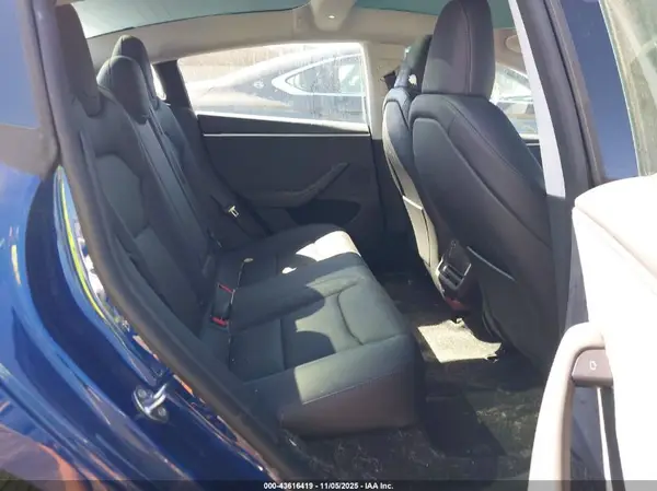 5YJ3E1EB3SF988992 2025 TESLA MODEL 3 - Image 8