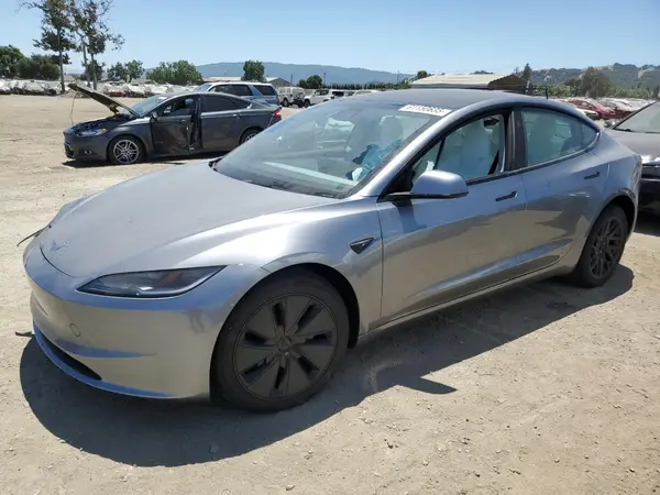 5YJ3E1EB3SF997756 2025 TESLA MODEL 3 - Image 1