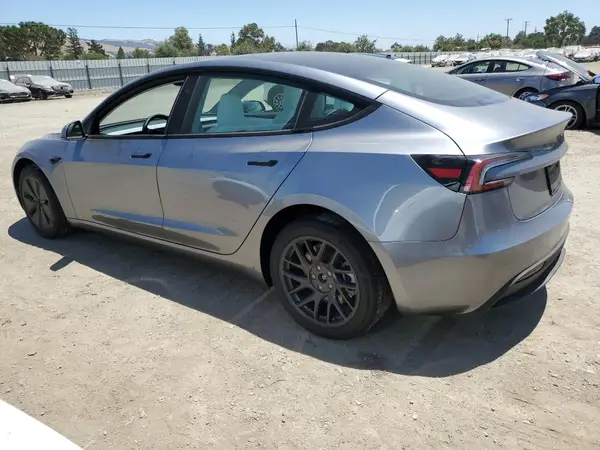 5YJ3E1EB3SF997756 2025 TESLA MODEL 3 - Image 2
