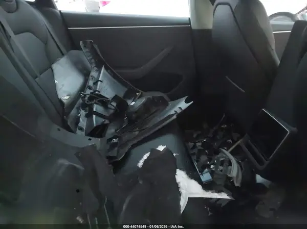 5YJ3E1EB3TF116703 2026 TESLA MODEL 3 - Image 8