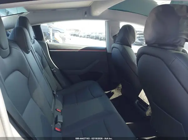 5YJ3E1EB3TF118645 2026 TESLA MODEL 3 - Image 8