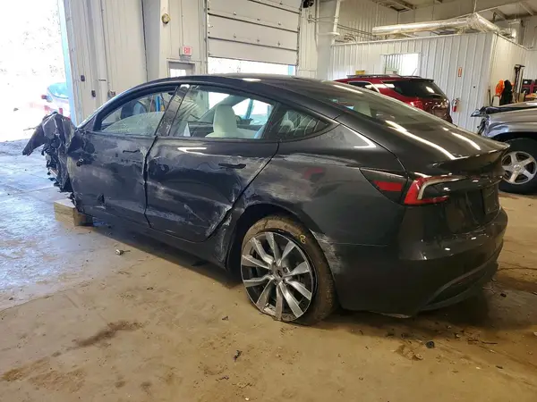 5YJ3E1EB3TF131251 2026 TESLA MODEL 3 - Image 2