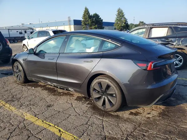 5YJ3E1EB3TF148115 2026 TESLA MODEL 3 - Image 2