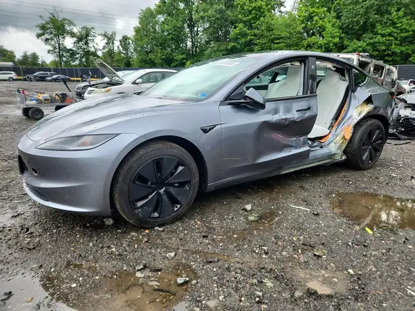 5YJ3E1EB3TF177775 2026 TESLA MODEL 3 - Image 1