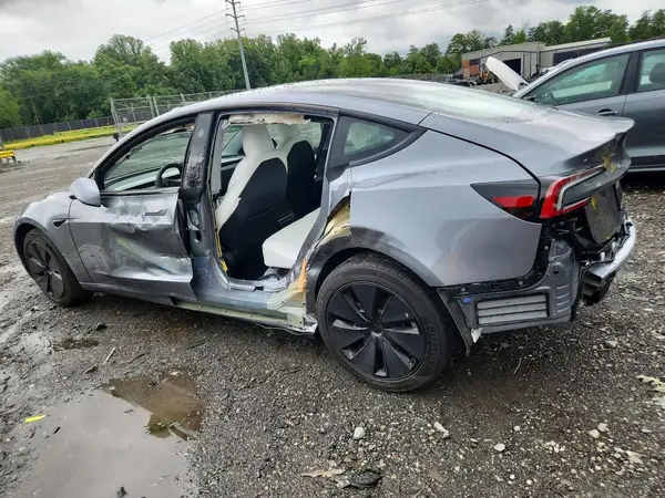 5YJ3E1EB3TF177775 2026 TESLA MODEL 3 - Image 2