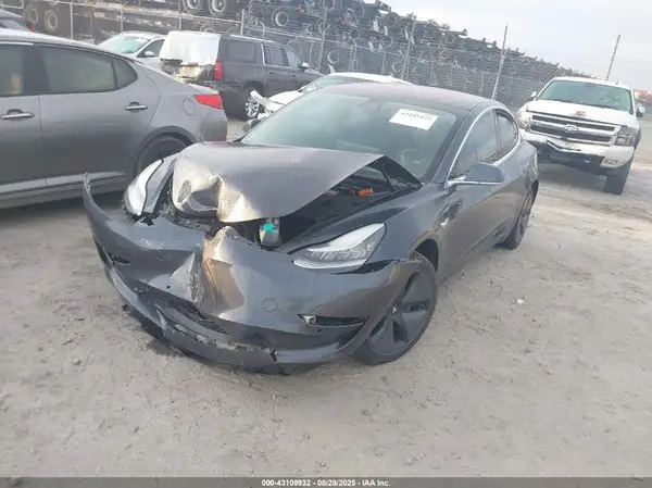 5YJ3E1EB4JF054886 2018 TESLA MODEL 3 - Image 2