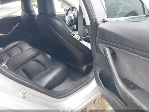 5YJ3E1EB4JF054905 2018 TESLA MODEL 3 - Image 8
