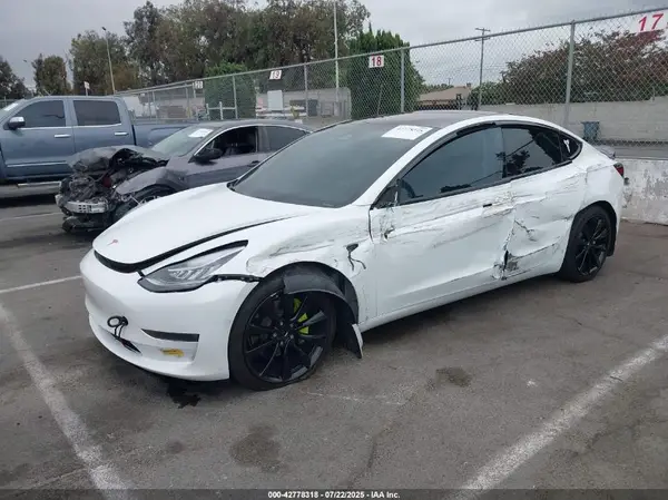 5YJ3E1EB4JF067735 2018 TESLA MODEL 3 - Image 2