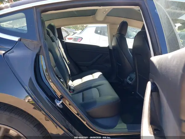 5YJ3E1EB4JF068190 2018 TESLA MODEL 3 - Image 8