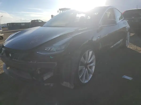 5YJ3E1EB4JF069694 2018 TESLA MODEL 3 - Image 1