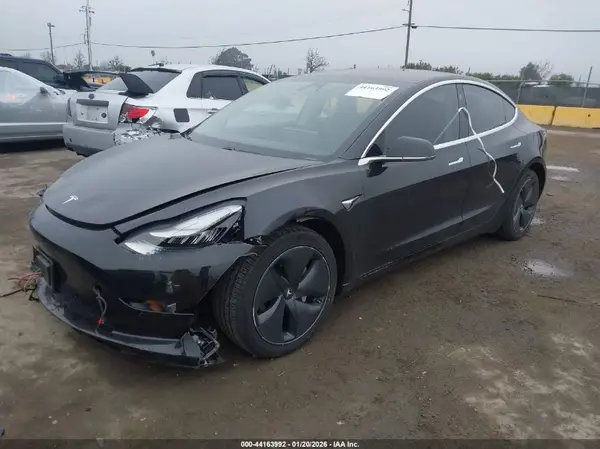5YJ3E1EB4JF070814 2018 TESLA MODEL 3 - Image 2