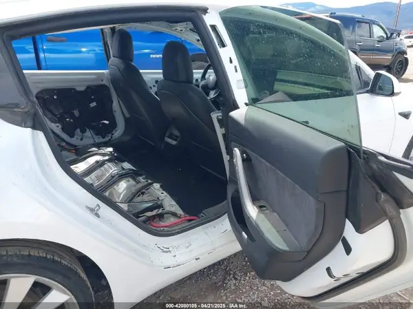 5YJ3E1EB4JF072630 2018 TESLA MODEL 3 - Image 8