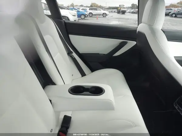 5YJ3E1EB4JF081666 2018 TESLA MODEL 3 - Image 8