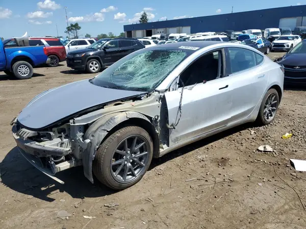 5YJ3E1EB4JF084924 2018 TESLA MODEL 3 - Image 1