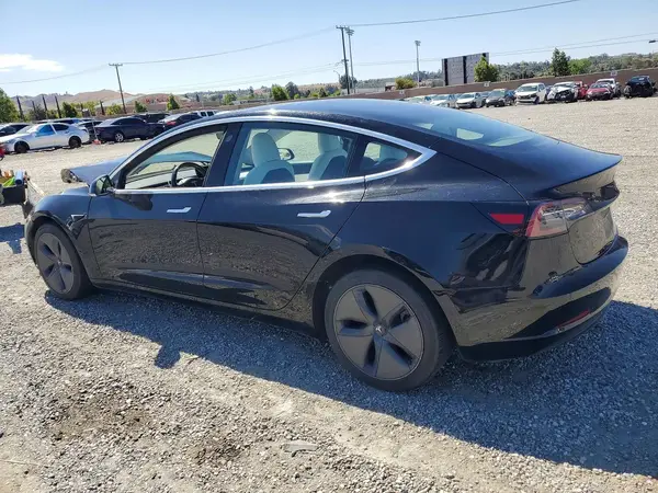 5YJ3E1EB4JF085801 2018 TESLA MODEL 3 - Image 2