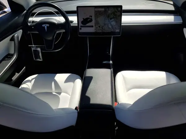 5YJ3E1EB4JF085801 2018 TESLA MODEL 3 - Image 8