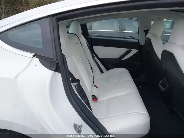 5YJ3E1EB4JF086012 2018 TESLA MODEL 3 - Image 8