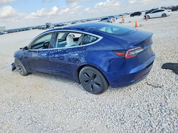 5YJ3E1EB4JF086141 2018 TESLA MODEL 3 - Image 2