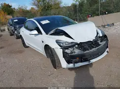 5YJ3E1EB4JF089069 2018 TESLA MODEL 3