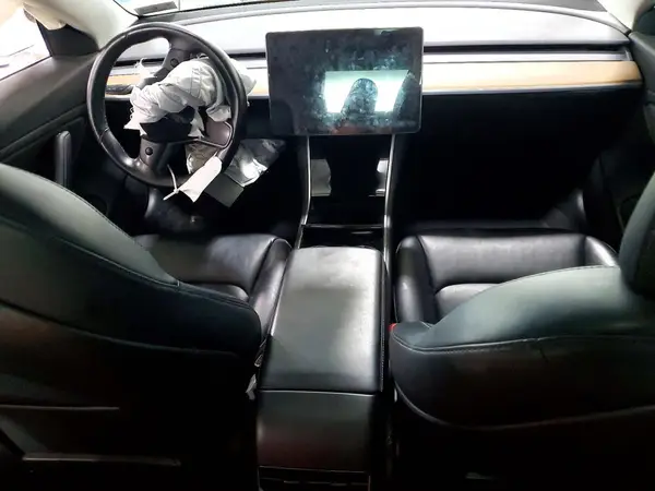 5YJ3E1EB4JF091114 2018 TESLA MODEL 3 - Image 8