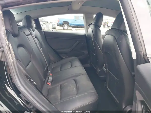 5YJ3E1EB4JF092960 2018 TESLA MODEL 3 - Image 8
