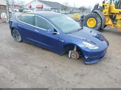 5YJ3E1EB4JF094496 2018 TESLA MODEL 3