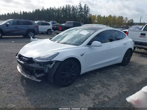 5YJ3E1EB4JF094708 2018 TESLA MODEL 3 - Image 2