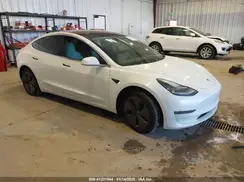 5YJ3E1EB4JF096748 2018 TESLA MODEL 3