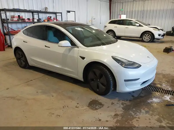 5YJ3E1EB4JF096748 2018 TESLA MODEL 3 - Image 1