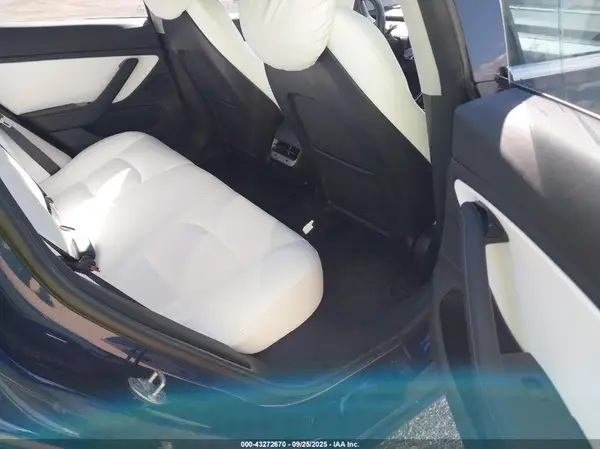 5YJ3E1EB4JF097771 2018 TESLA MODEL 3 - Image 8