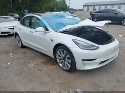 5YJ3E1EB4JF097978 2018 TESLA MODEL 3