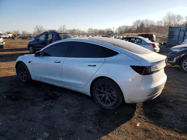 5YJ3E1EB4JF100247 2018 TESLA MODEL 3 - Image 2