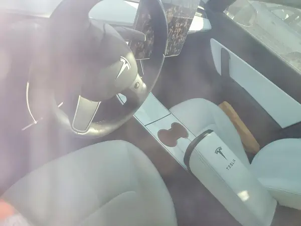 5YJ3E1EB4JF100247 2018 TESLA MODEL 3 - Image 8