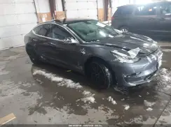 5YJ3E1EB4JF106128 2018 TESLA MODEL 3
