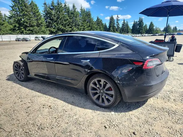 5YJ3E1EB4JF110843 2018 TESLA MODEL 3 - Image 2