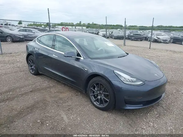 5YJ3E1EB4JF112379 2018 TESLA MODEL 3 - Image 1