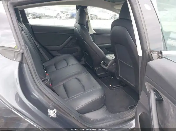 5YJ3E1EB4JF112379 2018 TESLA MODEL 3 - Image 8