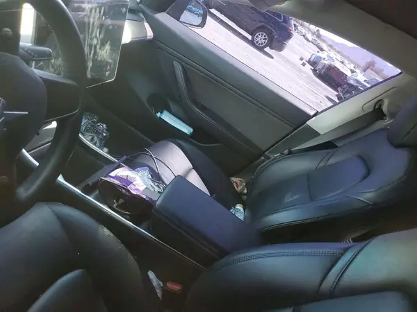 5YJ3E1EB4JF114858 2018 TESLA MODEL 3 - Image 8