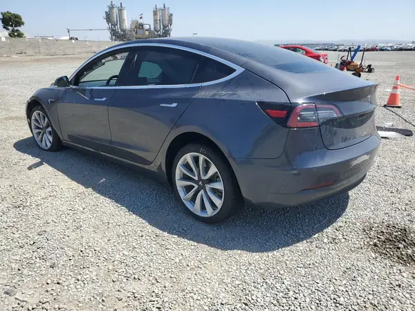 5YJ3E1EB4JF121101 2018 TESLA MODEL 3 - Image 2