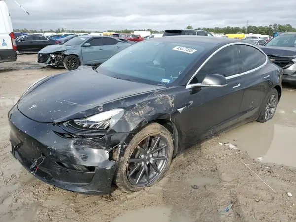 5YJ3E1EB4JF127352 2018 TESLA MODEL 3 - Image 1