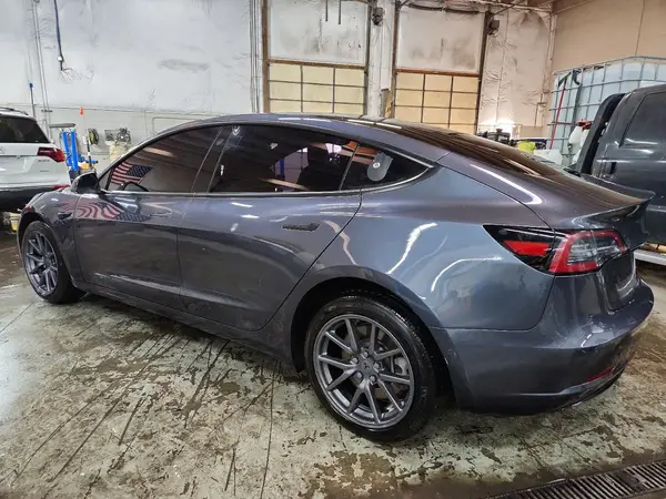 5YJ3E1EB4JF128548 2018 TESLA MODEL 3 - Image 2