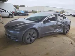 5YJ3E1EB4JF129005 2018 TESLA MODEL 3