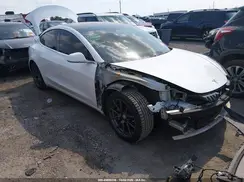 5YJ3E1EB4JF131126 2018 TESLA MODEL 3