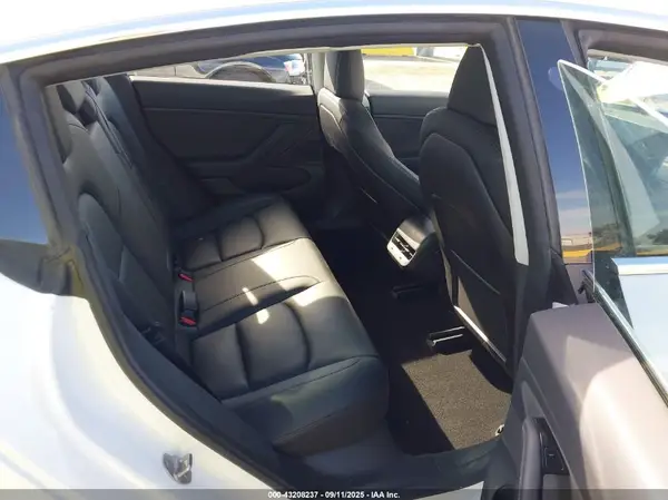5YJ3E1EB4JF134317 2018 TESLA MODEL 3 - Image 8