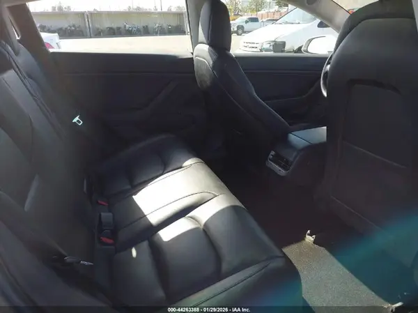5YJ3E1EB4JF134348 2018 TESLA MODEL 3 - Image 8