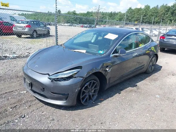 5YJ3E1EB4JF150677 2018 TESLA MODEL 3 - Image 2